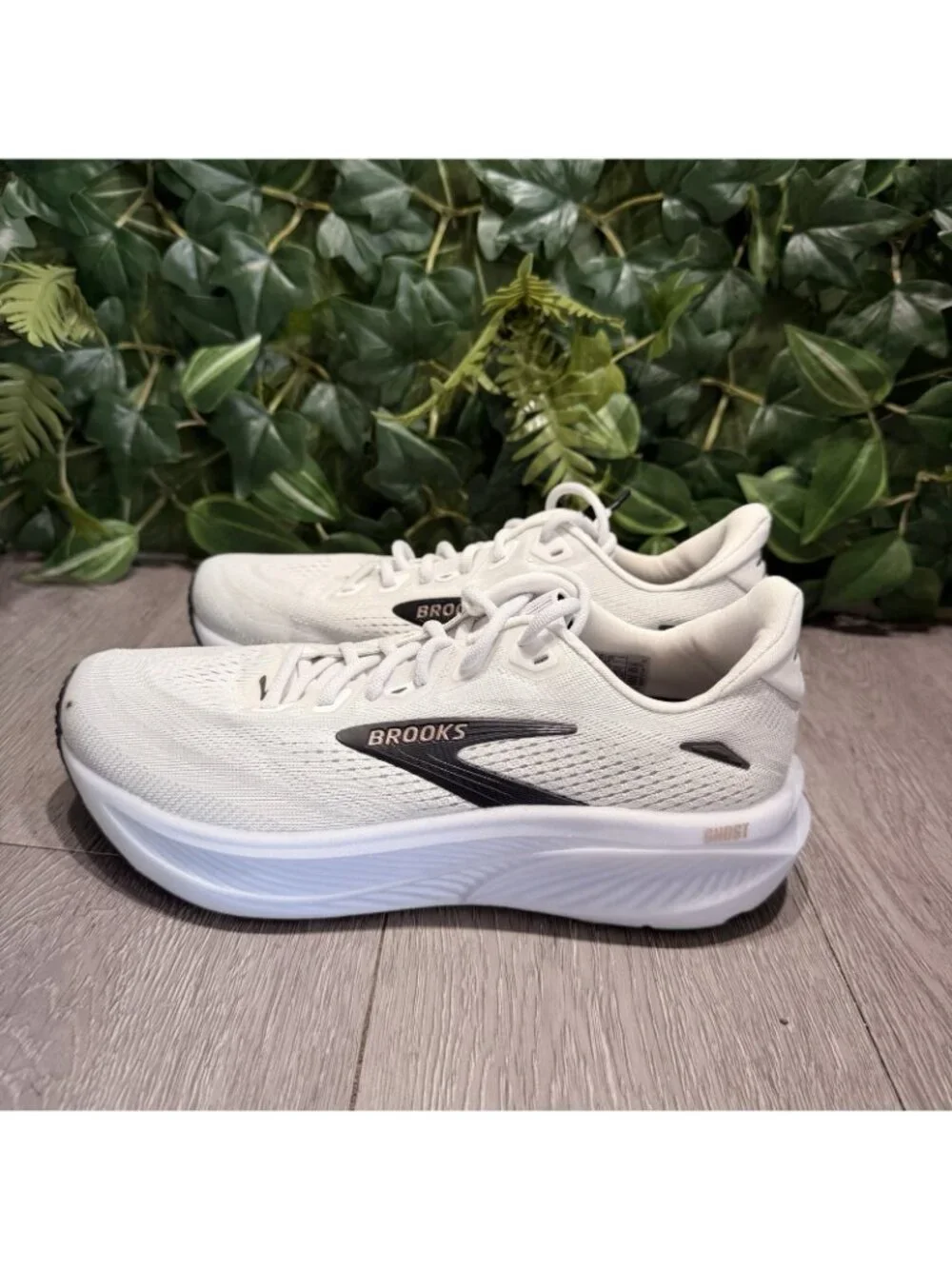 Brooks Ghost 18 Women’s Size 8 B White Black Rose Gold Running Shoes Worn 1X